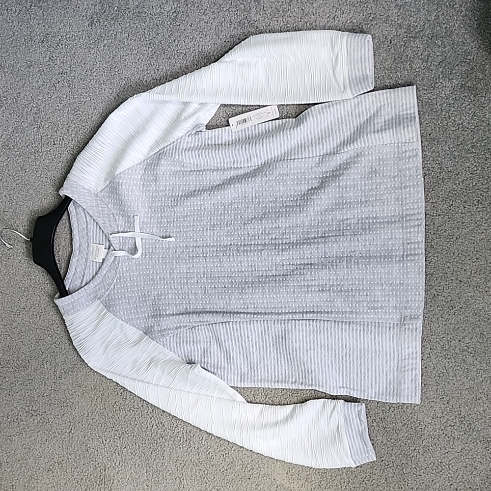 Chico's Weekends Ladies Gray/White Top Size 3
